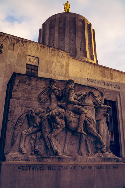 Capitol building in Salem, Oregon